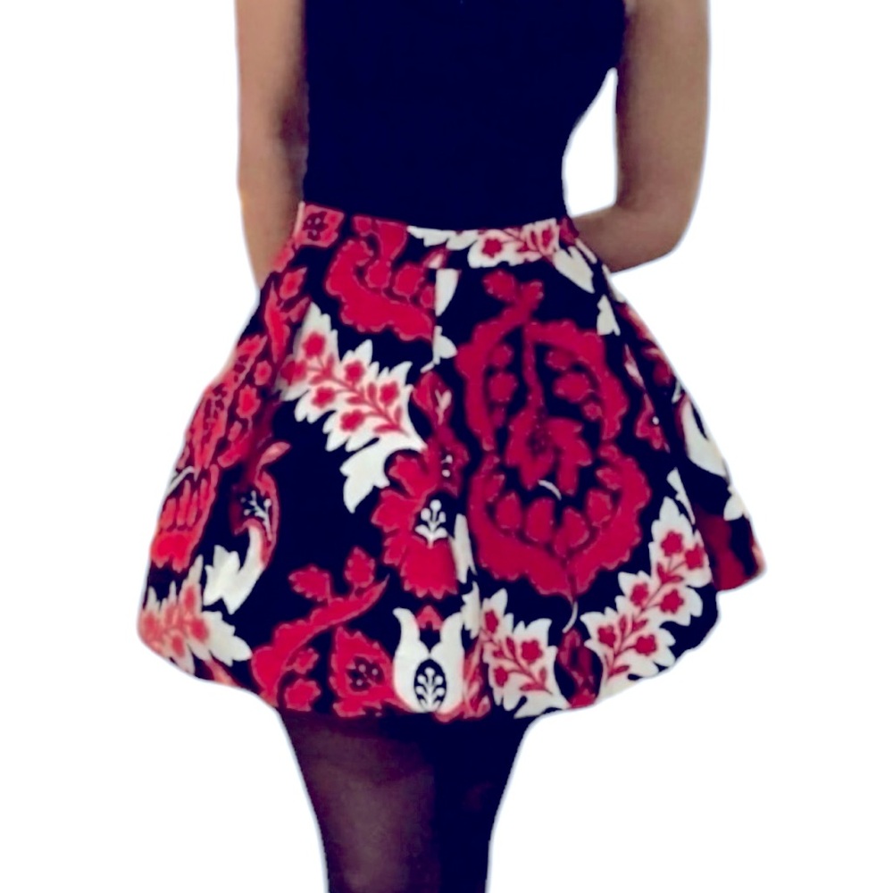 Dsquared2, Mini Skirt. Made in Italy